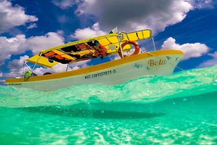 El Cielo Snorkeling tour boat