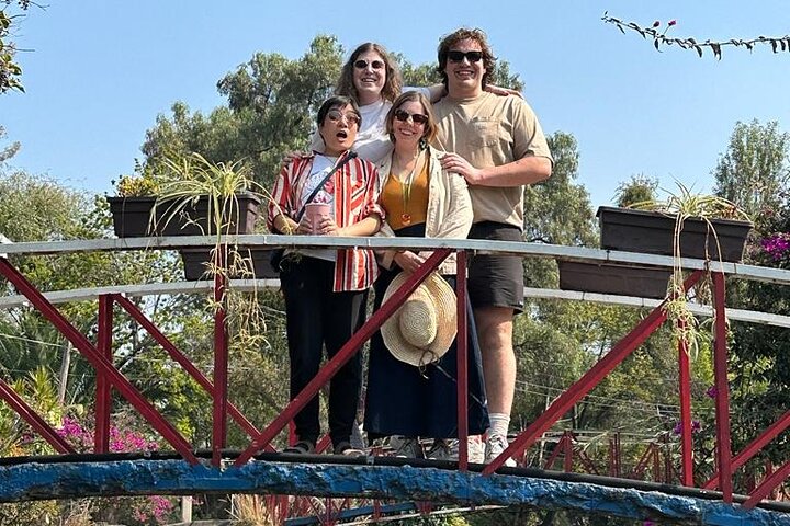 Time for a photoshoot with friends