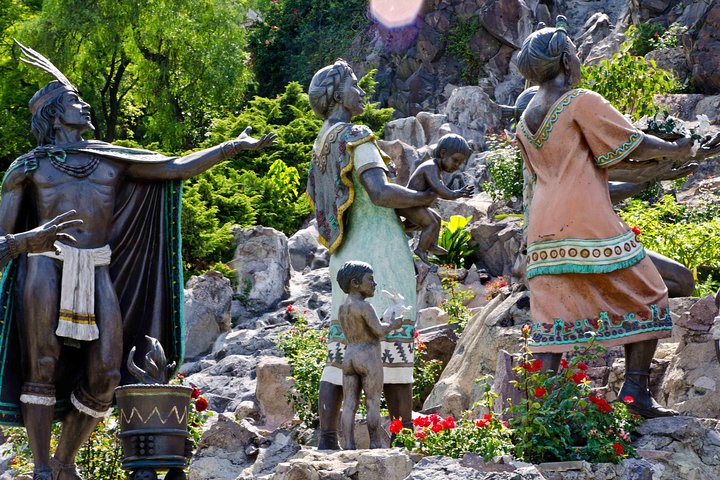 Visit Basilica de Guadalupe